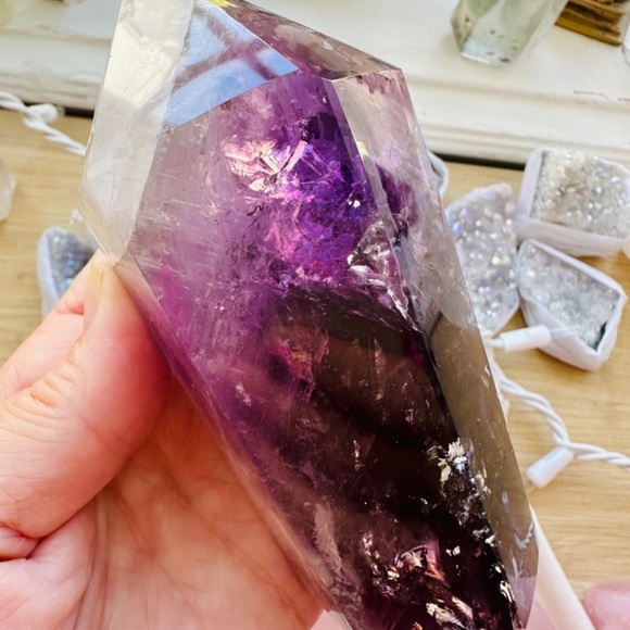 Amethyst Crystal Vogel. Large. Grade AAA - Picture 6 of 9